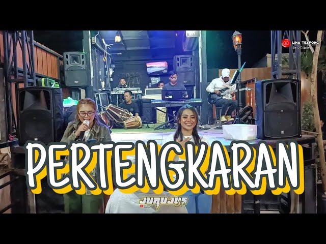 PERTENGKARAN JURUJUS LIVE ANGKRINGAN TEH ITA class=