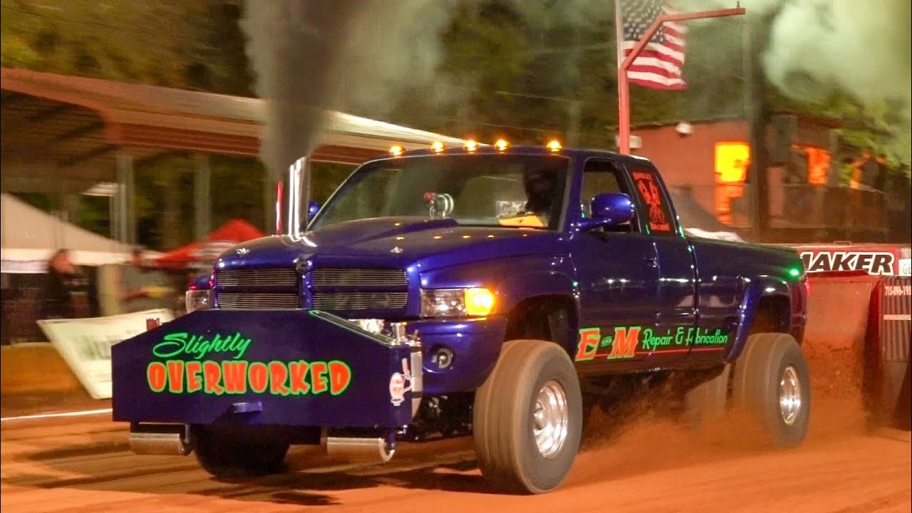 3.0 Diesels. Diesels in Dark Corners 2020. friday night truck pulls