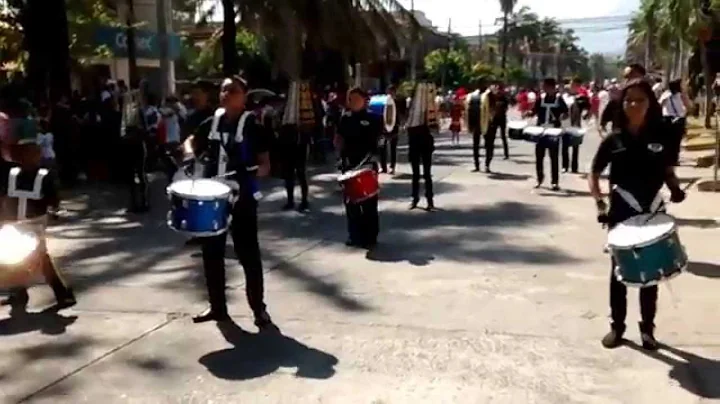 Presentacin Banda de Guerra Instituto Zoila D. San...