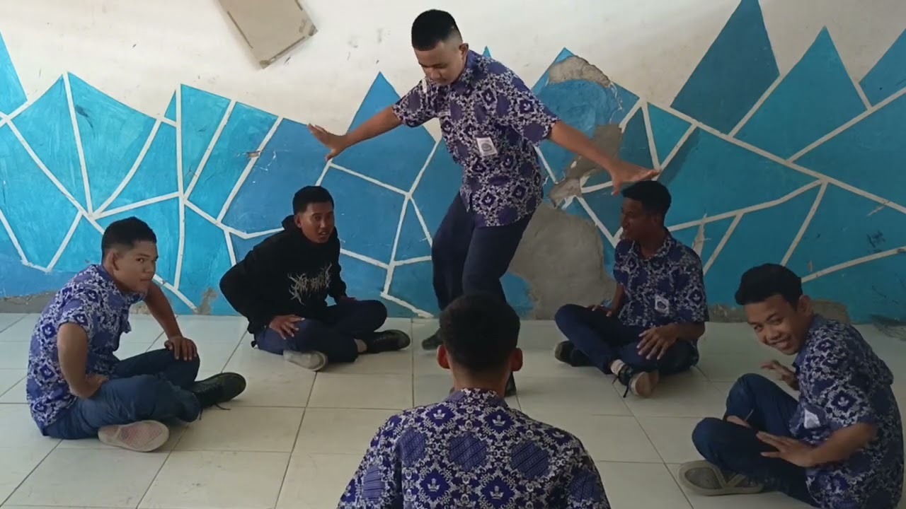 PRAKTEK TARI KECAK BALI || MAPEL SBYK