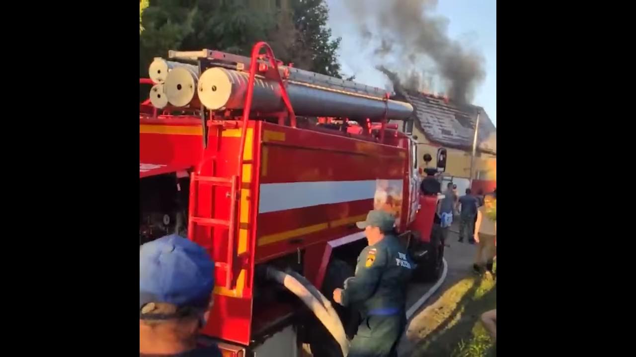 Тюмень: В СНТ «Солнечное» горит дача - YouTube