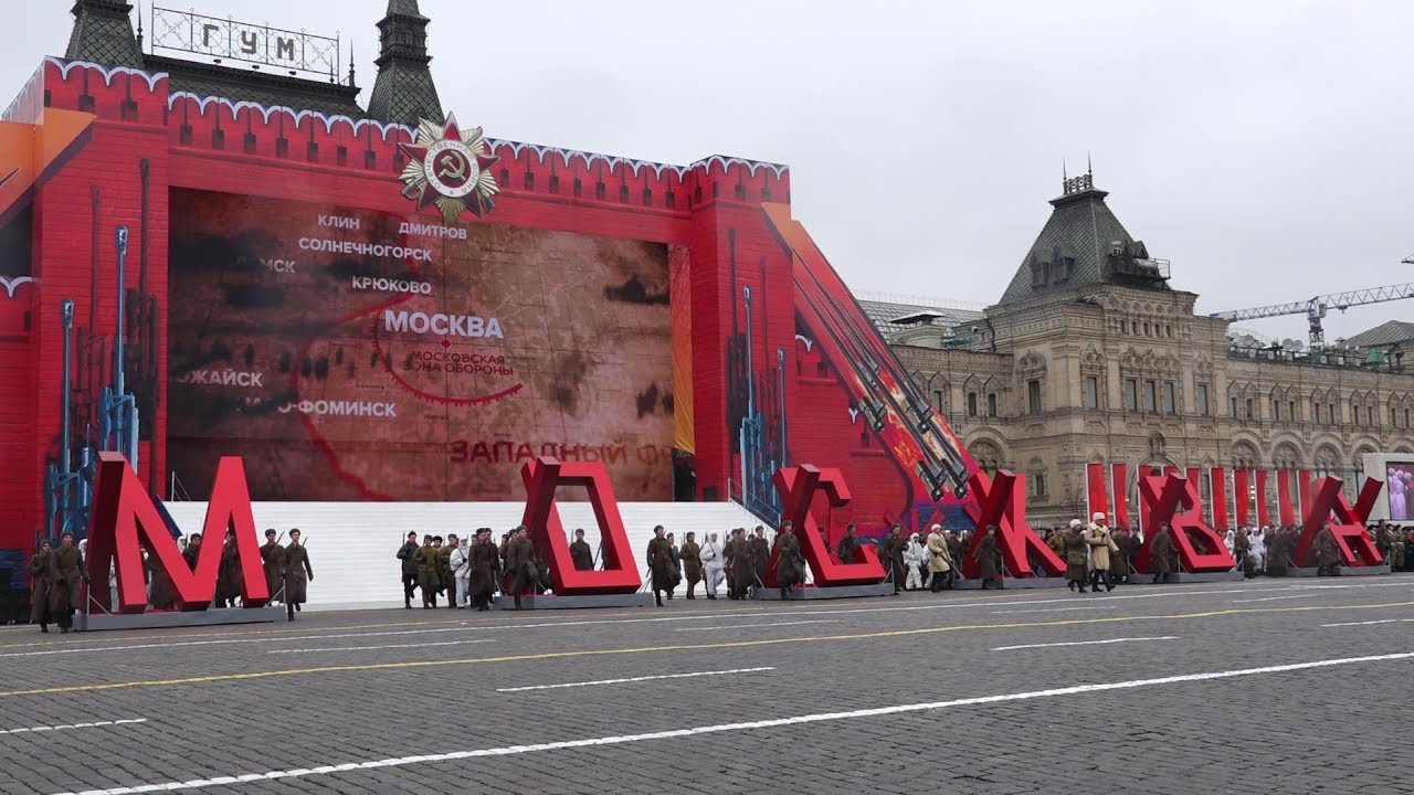 La parade du 7 novembre sur la place Rouge (1941-2019) - YouTube