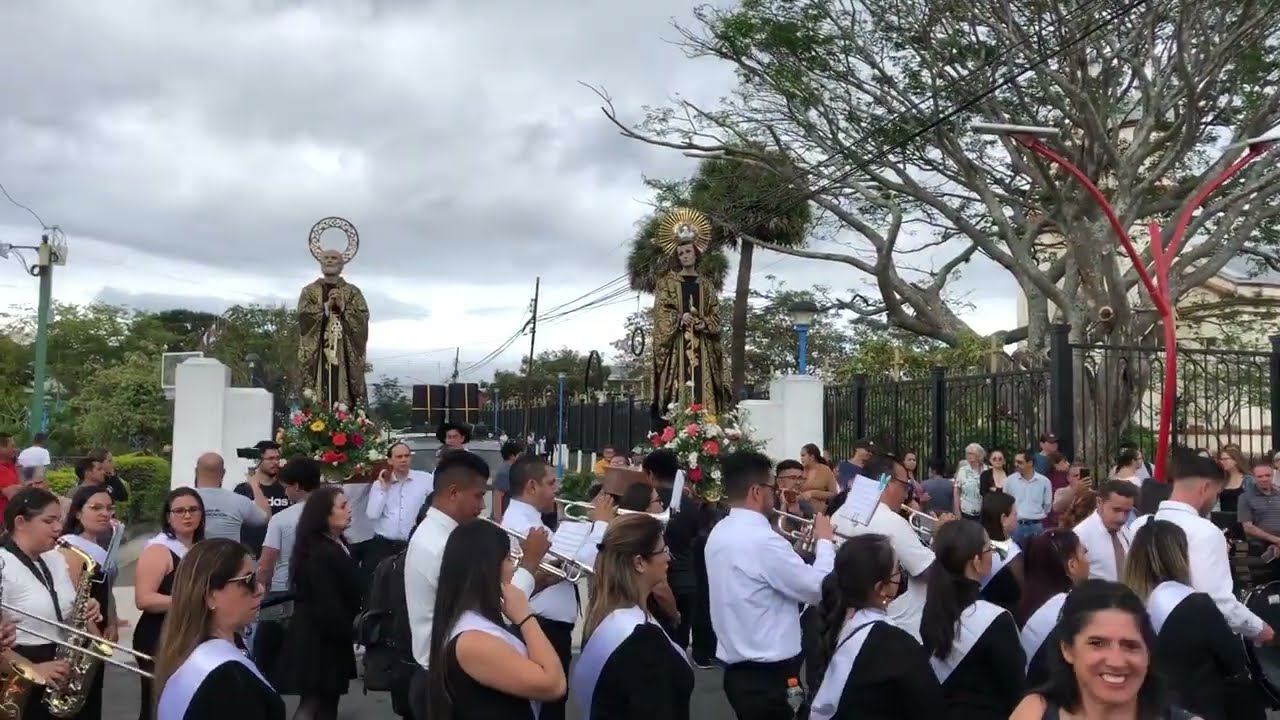 📍 ESQUINA DEL DANUBIO: Procesión de la Virgen de la Soledad 👤👣
