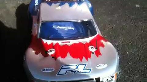 Sc10 vs traxxas slash 4x4