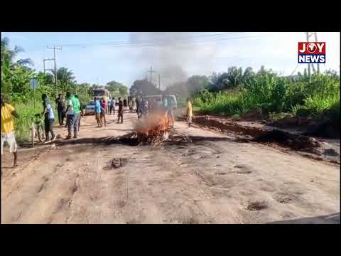 BECE candidates stranded as Nyankrom residents block roads over ‘death trap’ network