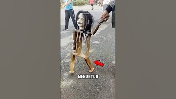 Kenapa boneka kayu ini bisa jalan sendiri😨