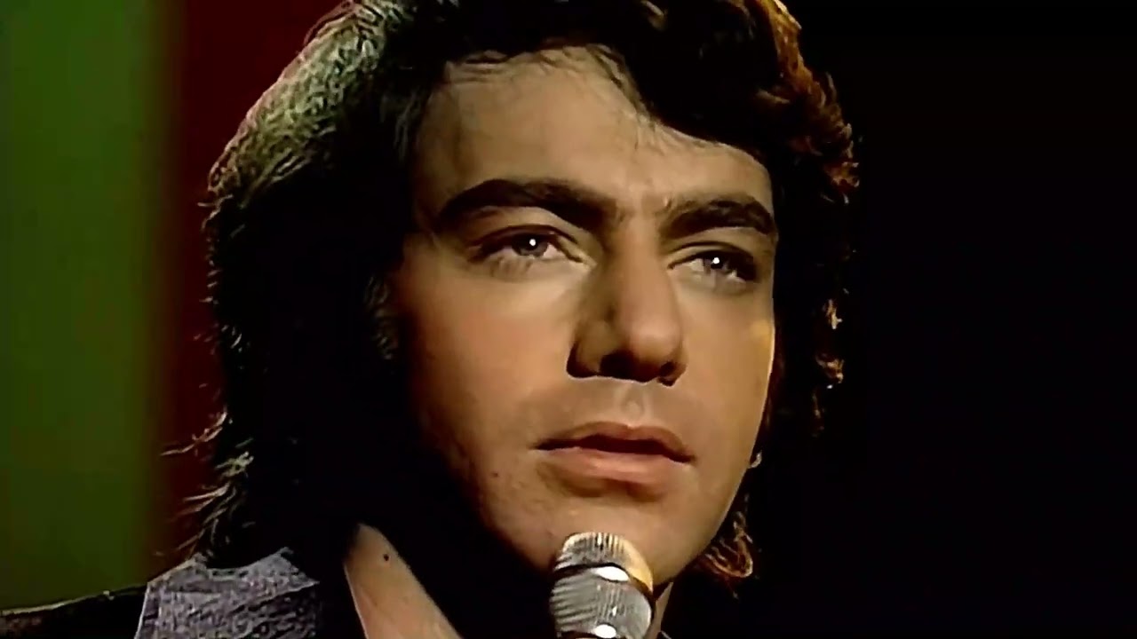 Sweet Caroline Neil Diamond Find the greatest hits and popular songs of rock bands on More Music 2