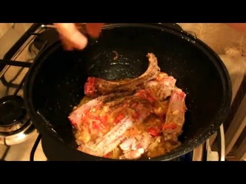Видео рецепт Говяжьи ребрышки в томатном соусе