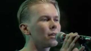 J. Karjalainen & Mustat Lasit: Sankarit (live 1987) chords
