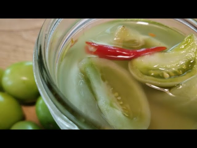 Green Tomato Pickles (with Canning Video) - Cosmopolitan Cornbread