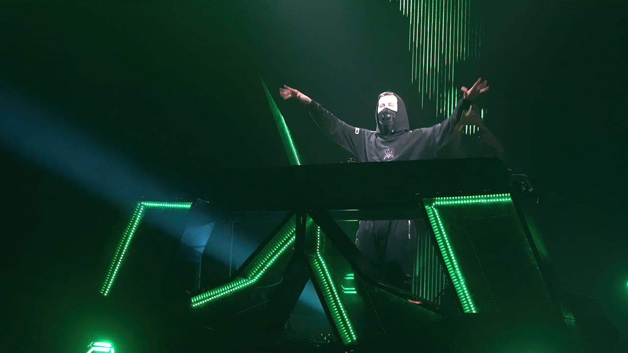 Alan Walker - Ritual (old version | Julie Bergan) live at Milan (4K ...