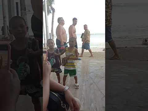 ang daming tawa ko sa batang ito parang galit kumakanta 😂😂😂 alona resorts panglao bohol #travel