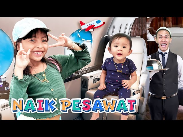 PERTAMA KALI LEXIE NAIK PESAWAT TERBANG KE JAKARTA 😍 LEIKA SENENG BANGET LIBURAN BARENG LEXIE class=