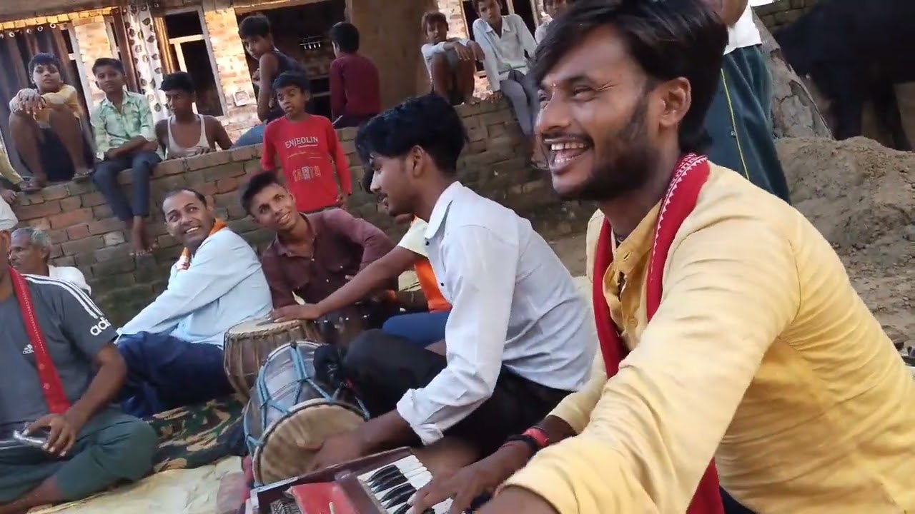 Drvraj Yadav studio up 38 channel ko 🙏 subscribe Karen ♥️🙏🙏 kallu master ki awaaz mein Bhagat 🙏🙏