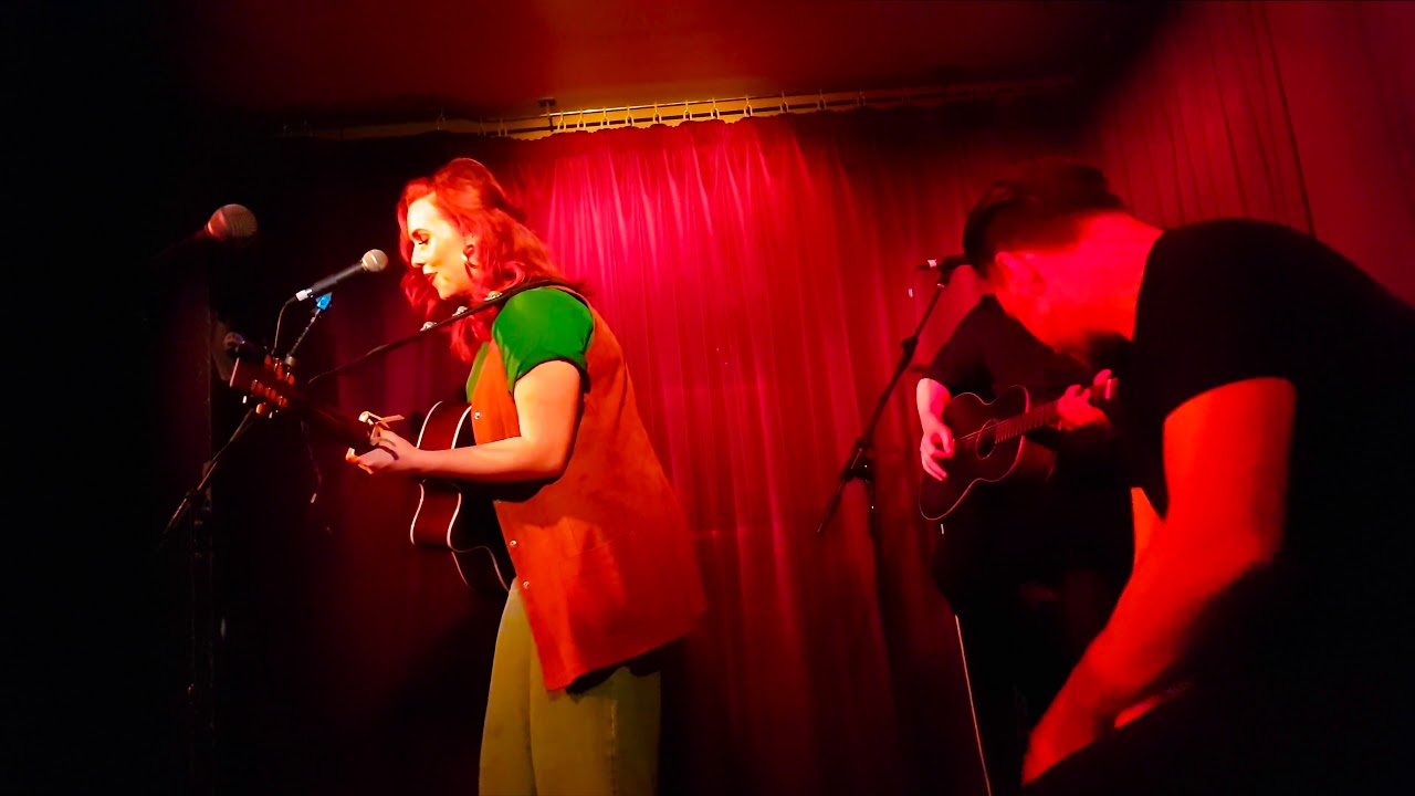 Laura Oakes - Snakes and Ladders  @ Green Note - 16 - 05 - 2018 - 4K