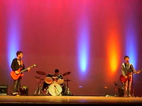 Younes & Badr & Mathias - FAT LIP (SUM 41) - Thtre Mohamed V, Rabat - 03 04 2011.AVI