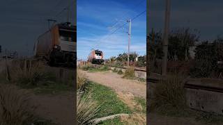 صوت صفارة  مرور القطار train  locomotive #shorts sérine