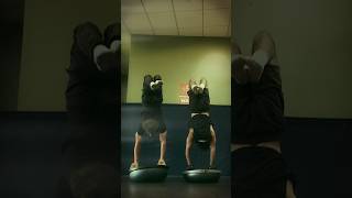 There’s no way this sync gets us to 1000 subs.. 👀 #calisthenics #gym #handstand #fitness #workout