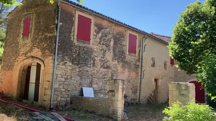 this house, in the middle of a vineyard