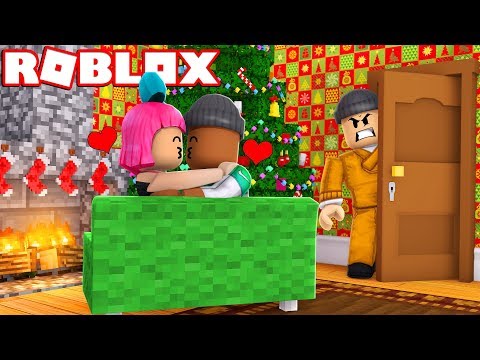 escaped-criminal-breaks-into-my-roblox-house!