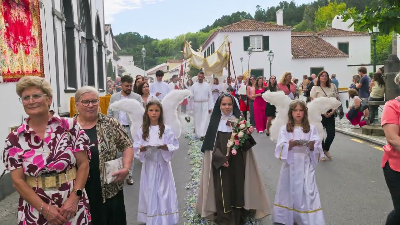 Procissão Santa Teresa Furnas 2025 – Fé e Tradição na Freguesia das Furnas, Povoação
