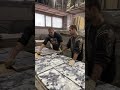 Оценка образцов, залитых на обучении технологии «Мрамор из бетона» специалистами из Воронежа