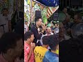 الشباب خابطوا فى حماده الاسمر على المسرح علشان عماله تخبط فيا شووف بنفسك 