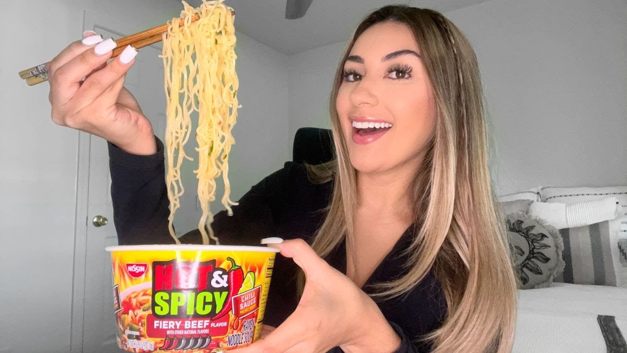 ASMR - comiendo sopita *MARUCHAN*