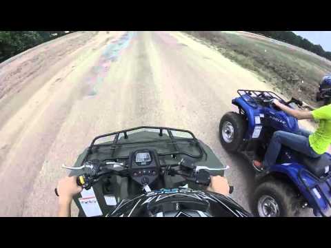 suzuki-kingquad-400-vs.-yamaha-kodiak-450-race-!!!