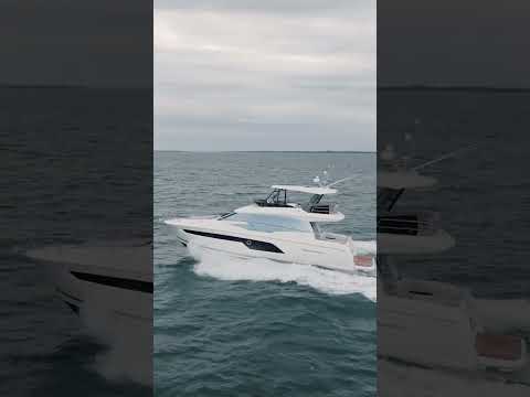 2022 Prestige 520