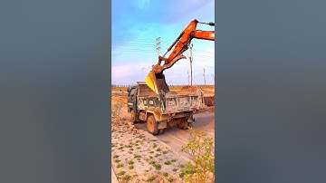 Máy xúc múc cát nghiền, xe tải chở và đổ cát làm đường công viên. #excavator #mayxuc #truck