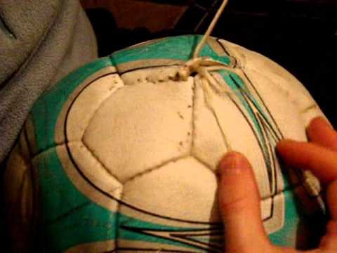 Видео: Как зашить футбольный мяч | How to fix soccer ball