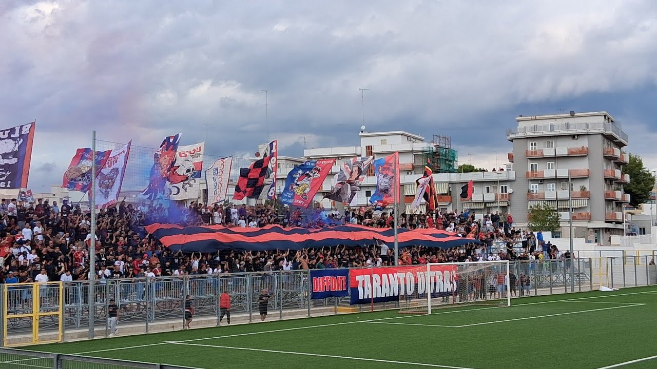 TARANTO BITONTO 2 - 0 | Lo spettacolo dagli spalti, ultras travolgenti!❤️💙