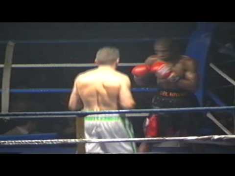 Jose Luis Navarro El Cazador vs Delroy Bryan 3
