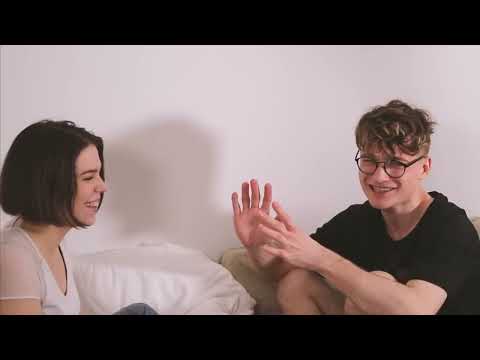 ГЕЙ ПОКАЗЫВАЕТ ЛЕСБИЯНКЕ СВОЙ ПЕНИС! Половое воспитание | Sex Ed
