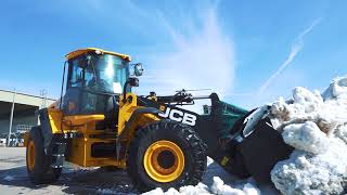 JCB 455ZX — фронтальный погрузчик в работе JCB 455ZX — фронтальный погрузчик в работе