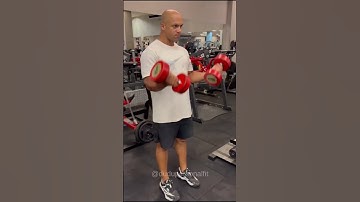 Rosca Direta com Halteres: Construa Bíceps Fortes e Definidos com Execução Perfeita!