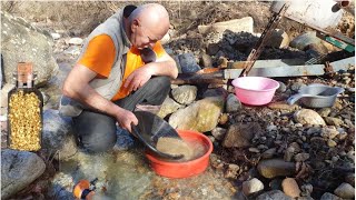 Searching for Gold in Streams and Rivers / An Easy and Practical Way to Get Rich Instantly