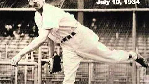 Carl Hubbell strikes out 5 consecutive future Hall...
