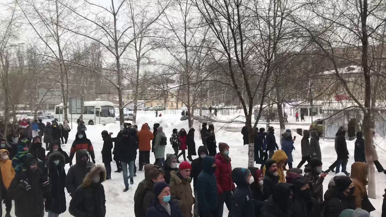 Митинг в самаре. Митинг Самары 2021. Концерт митинг площадь славы Самара. Митинг за Навального в Самаре 2021. Самара 2011 год митинг на площади славы.