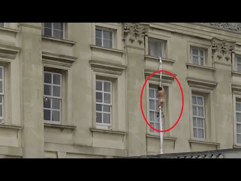 Naked Man Climbs Out Buckingham Palace Analysis Russian Subtitles Youtube