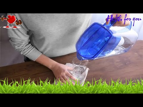 Vídeo: Você Pode Beber água Destilada? Efeitos Colaterais, Usos E Muito Mais
