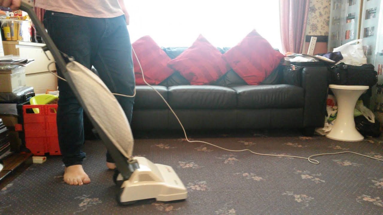 Daily Vacuum: HOOVER Turbolite U4527