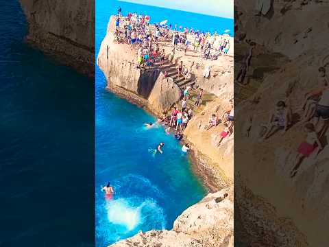 أجواء صيفية في قابويوه رأس الماء شباب يتحد ون البحر وقفزات مجنونة شرق المغرب