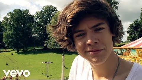 One Direction - Behind the scenes at the photoshoot - Harry (Reversed)