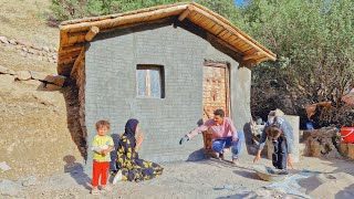Inspiring Story: The Efforts of Nomadic Girls and a Kind Man to Build a Shelter
