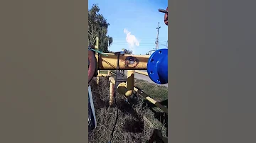 Жесть! Сварка под газом. Сварка газовой трубы под давлением.
