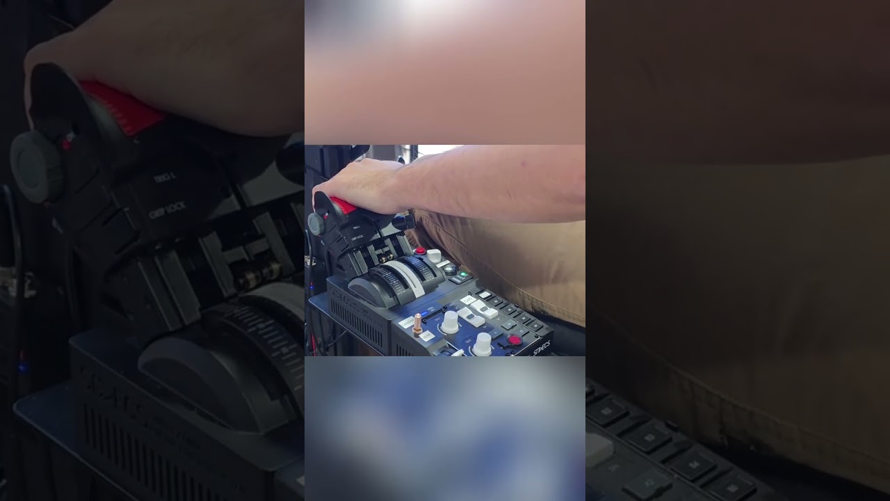 Flight Sim VR vs Screens: What's REALLY Best for Flying? 