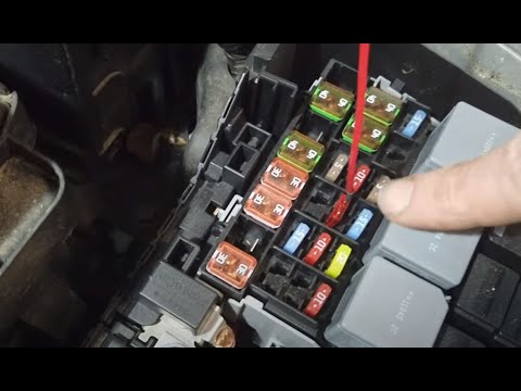Finding an Ignition Live DRL feed circuit on Land RoverFreelander 2 /  LR2