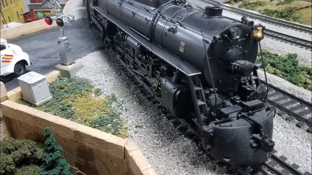 Fast and loud Milwaukee 261night run at TCMRM O scale layout. - YouTube